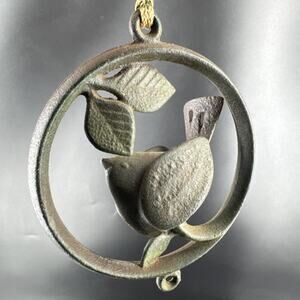 Rustic Cast Iron Metal Round 3D Bird Wall Hanging Outdoor/Indoor Decor